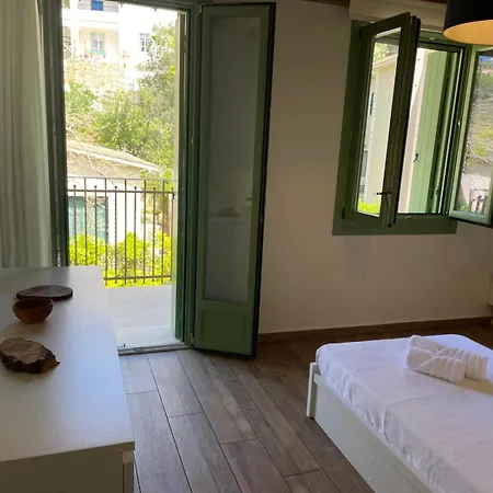 Beachfront Apartment, Center Village, 20m - Near Myrtos - Fiskardo Apartment