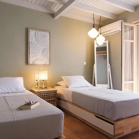 Beachfront Apartment, Center Village, 20m - Near Myrtos - Fiskardo Apartment