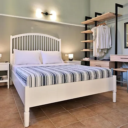 Beachfront Apartment, Center Village, 20m - Near Myrtos - Fiskardo Apartment *