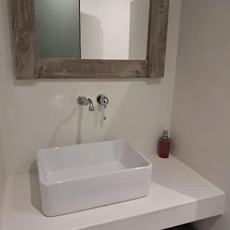 Beachfront Apartment, Center Village, 20m - Near Myrtos - Fiskardo Appartamento *