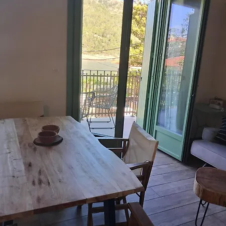 Beachfront Apartment, Center Village, 20m - Near Myrtos - Fiskardo *