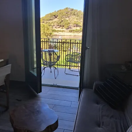 Apartment Beachfront Apartment, Center Village, 20m - Near Myrtos - Fiskardo