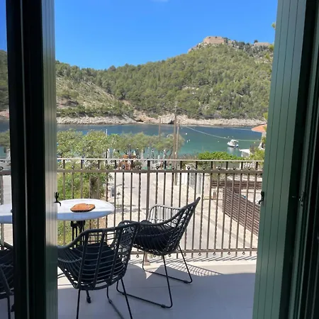 Apartment Beachfront Apartment, Center Village, 20m - Near Myrtos - Fiskardo *
