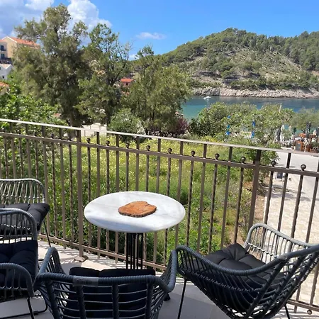 Beachfront Apartment, Center Village, 20m - Near Myrtos - Fiskardo Apartament