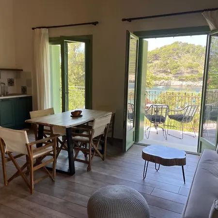 Beachfront Apartment, Center Village, 20m - Near Myrtos - Fiskardo * Asos