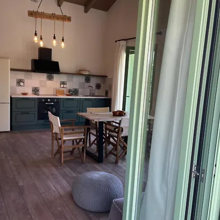 Beachfront Apartment, Center Village, 20m - Near Myrtos - Fiskardo Lejlighed *