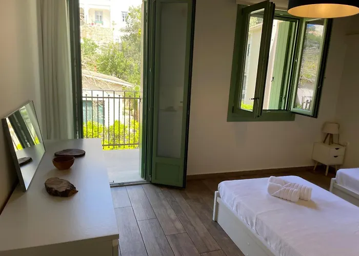 Beachfront Apartment, Center Village, 20m - Near Myrtos - Fiskardo アパート