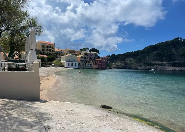 Beachfront Apartment, Center Village, 20m - Near Myrtos - Fiskardo アパート *