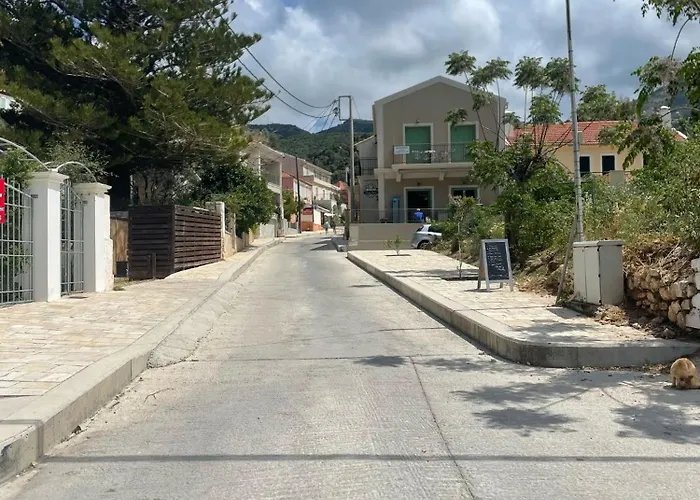 Beachfront Apartment, Center Village, 20m - Near Myrtos - Fiskardo アパート