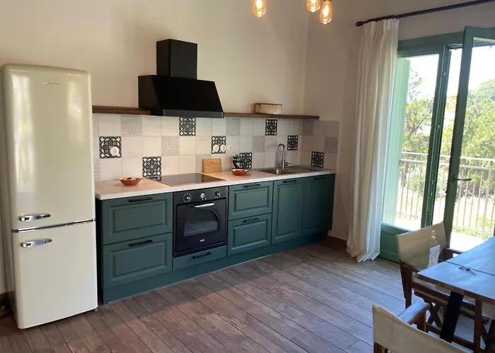 Beachfront Apartment, Center Village, 20m - Near Myrtos - Fiskardo *