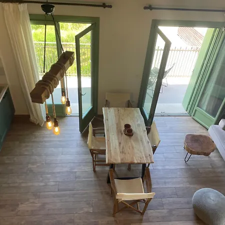 Beachfront Apartment, Center Village, 20m - Near Myrtos - Fiskardo *