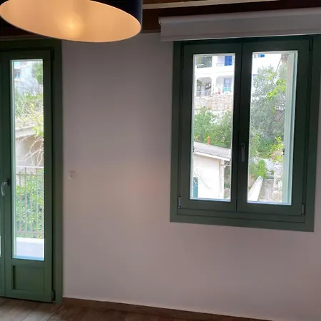 Апартаменты Beachfront Apartment, Center Village, 20m - Near Myrtos - Fiskardo